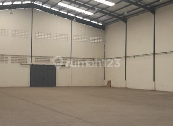 Large Warehouse for Rent in Delta Silicon Cikarang, Office Space Included.