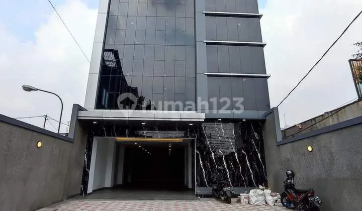 Gedung 5 Lantai Perkantoran Strategis di Mt Haryono Cawang Jakarta Timur