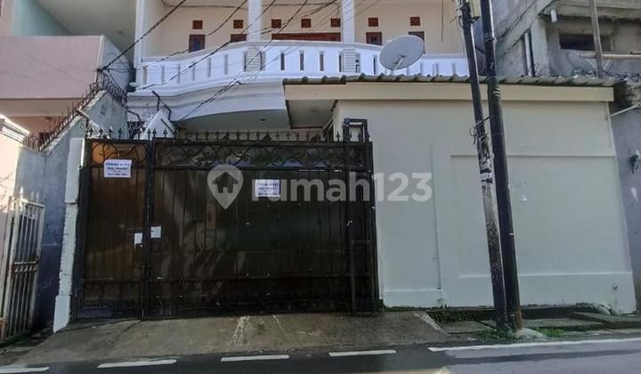 Cheap 2-Story Boarding House with 24 Fully Rented Rooms in Kwitang, Senen, Central Jakarta