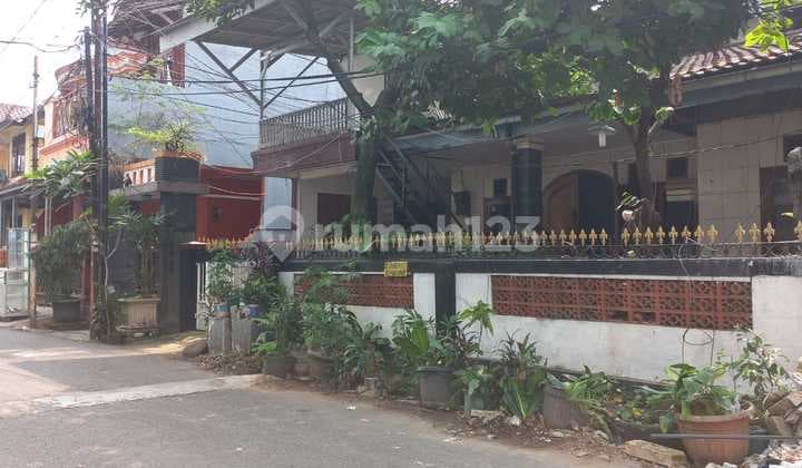 Rumah 1,5 Lantai Clasik Murah Asri di Malaka sari Duren Sawit Jakarta Timur