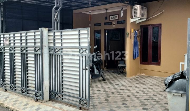 Rumah 1,5 Lantai Cantik Murah Luas di Bintara 14 Bekasi Barat