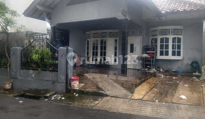 Rumah Clasik Luas Murah di Pondok Kelapa Duren Sawit Jakarta Timr