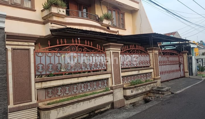 Rumah 2 Lantai Klasik Mewah Luas Murah di Utan Kayu Matraman Jakarta Timur