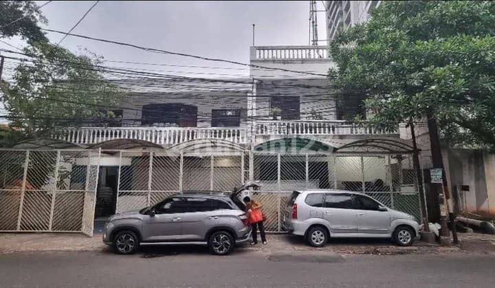 Classic House in Cassablanka Commercial Area, Menteng Dalam, South Jakarta
