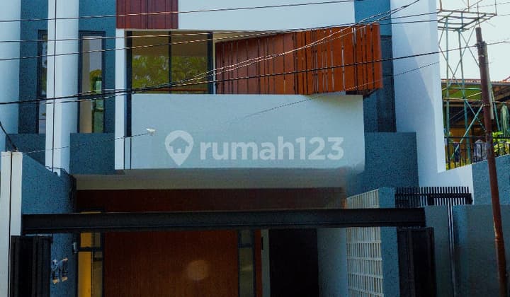 Rumah Baru 2 Lantai Semi Furnish di Bambu Apus Jakarta Timur