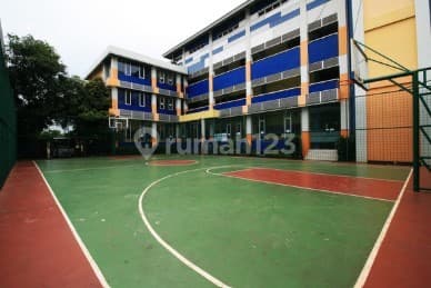4-Story Building Former International School in Pegangsaan Dua, Kelapa Gading, North Jakarta
