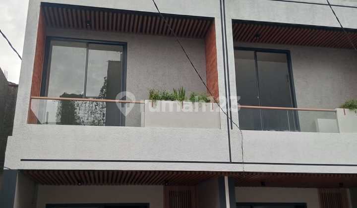 Rumah 3 Lantai Baru Modern Murah di Bangka Kemang Jakarta Selatan