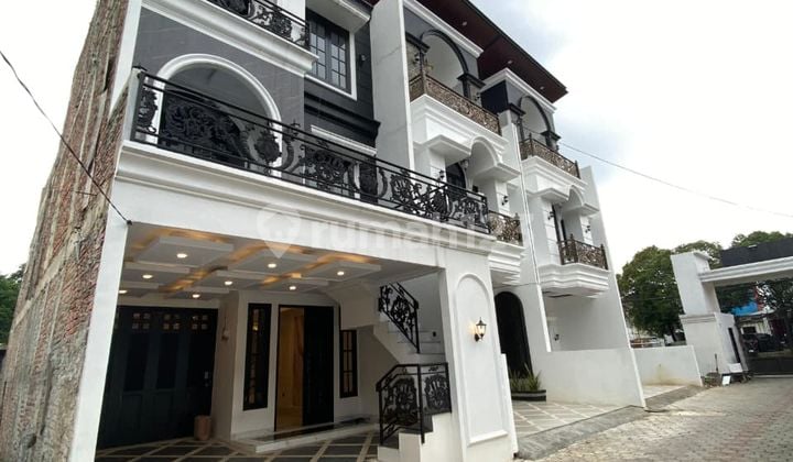 Rumah Baru Mewah 3 Lantai di Cluster Strategis di Jagakarsa Jakarta Sel