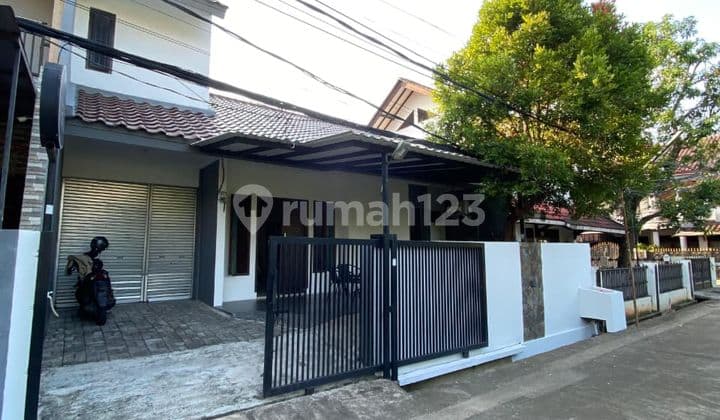 Rumah Bagus Tanah Luas Komplek Strategis di Caman Jatibening Bekasi Sel