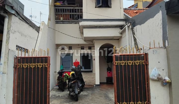 Cheap 2.5-Story House Suitable for Boarding House in Saharjo Tebet, South Jakarta