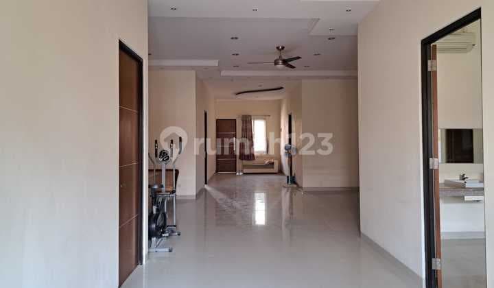 Flash Rent! Lokasi Strategis! Rumah Di Sunter!