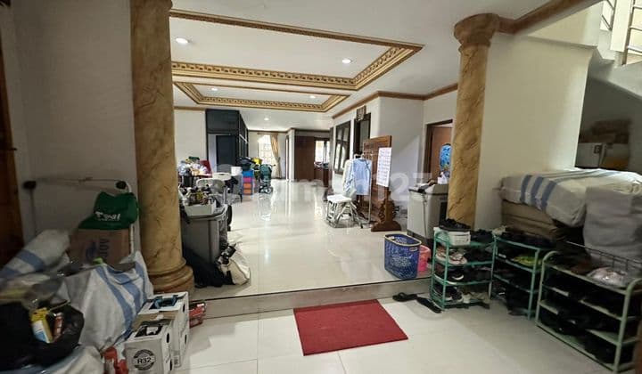 HARUS TERJUAL CEPAT! RUMAH MEWAH 3 LANTAI DI SUNTER, FULL MARMER!