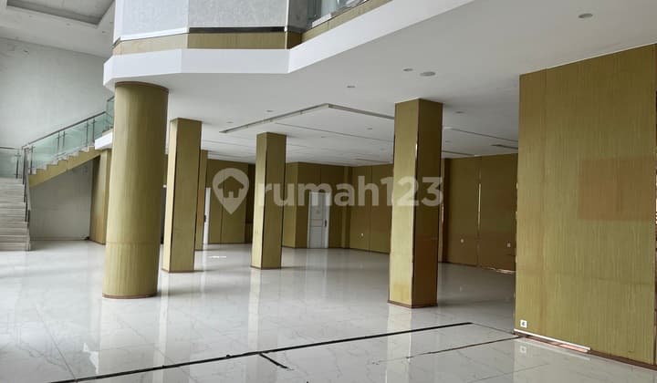 Disewakan 800m2 Gedung Komersial Kawasan Gading Serpong