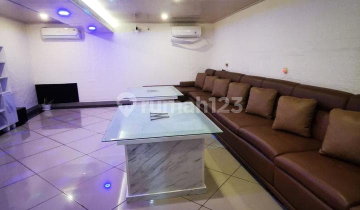 Unit Langka. Rumah 300M2 Sudah Renov di Bgm Pik. Siap Huni