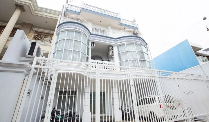 SUITABLE FOR BUSINESS! 4-STORY HOUSE, 200M2 SIZE, MAIN ROAD LOCATION.