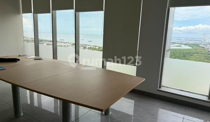 Semi-Furnished Office Goldcoast 308M2 Liberty Tower