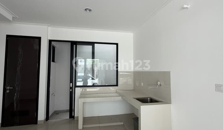 Rumah Unfurnish Disewakan Uk 4.5X10 2Lantai Kosongan Pik2 Milenial Brand New