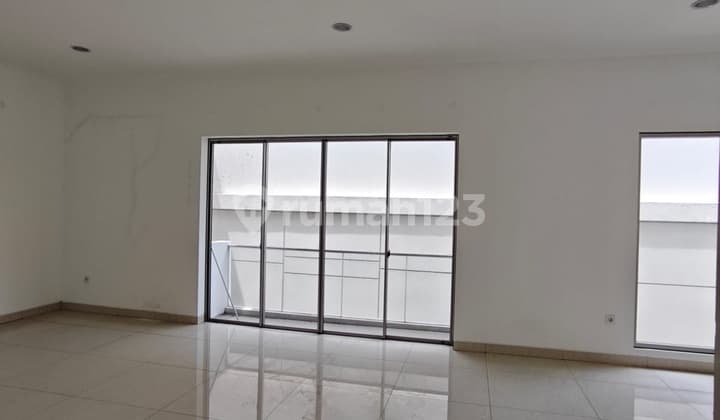 Rumah Golf Island Uk 12X20 4+1Kt Ada Garasi Unit Ready