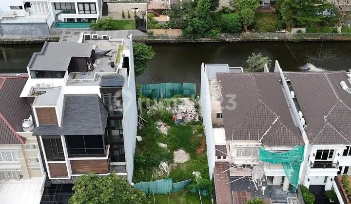 View Danau dan Golf. Hadap Timur Kavling Crown Pik 1.