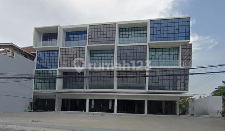 For Rent New Premium Brand New 4-Street Shophouse Exactly on Dinoyo Main Road (5 Shophouses Available, Corner Shophouse Price Differs)