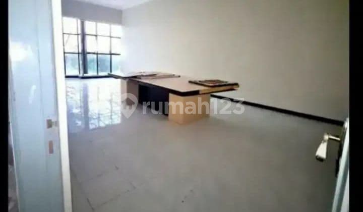 Disewakan Ruko 3 Lantai Siap Pakai Daerah Raya Kertajaya, Cocok untuk Kantor / Bank