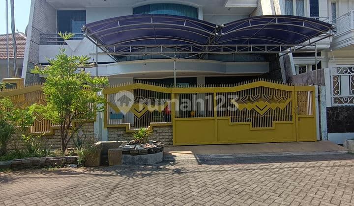 Dijual Rumah 2 Lantai Lokasi di Manyar Kerta Adi