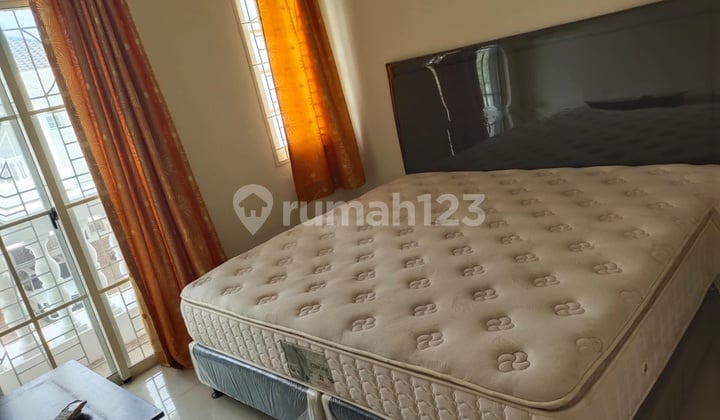 6/3/26 Rumah Green Lake City West Europe Uk 8X15 SHM Furnished