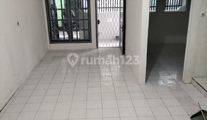 Rumah Menceng Dijual Luas 6x10m2 Jakarta Barat
