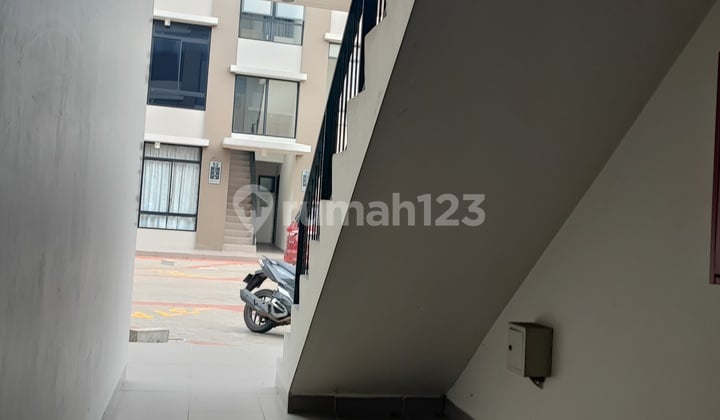 Condo House Uk 5X10 Lantai Dasar Jakarta Barat