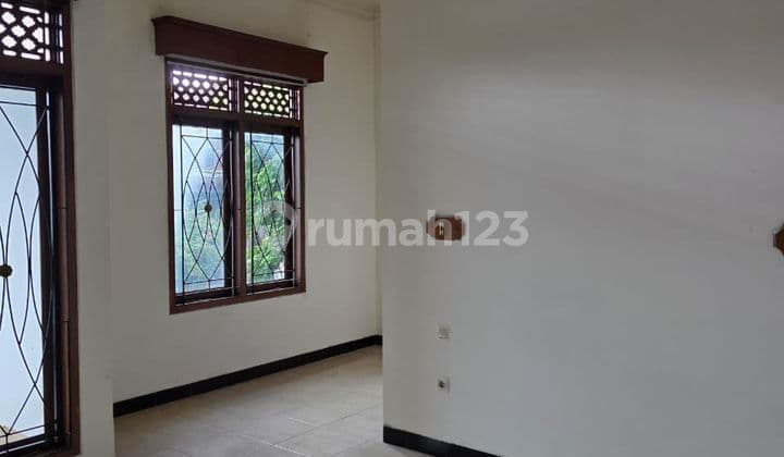 House in a Strategic Location in West Gatot Subroto (Gatsu) Area, Denpasar, Near Kebo Iwa, Kerobokan