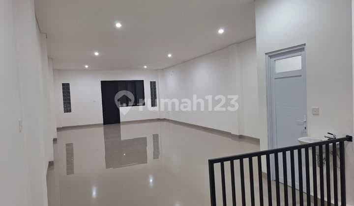 Ruko 2 Lantai Ready 3 Unit Kondisi Baru Siap Pakai Lokasinya Strategis Dipinggir Jalan Area Komersial Cocok Untuk Kantor,toko, Depot,dan Usaha Lainnya Diarea Denpasar Utara