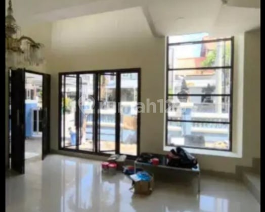 Rumah Tinggal 2 Lantai Semi Furnished Siap Huni Ditengah Kota Denpasar Lokasi Strategis Dekat Dengan Mall,sekolah,rs ,dan Tempat Kulineran Di Area Renon Denpasar Selatan