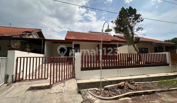 Disewakan -Rumah Hunian di Lingkungan Asri & Strategis