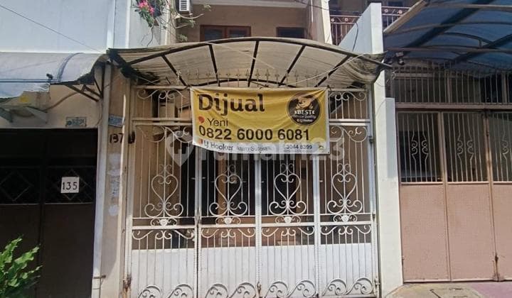 Rumah 2,5 Lantai, di Jembatan Lima, Pekapuran, Jakarta Barat