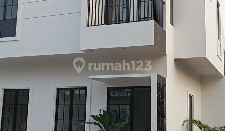 Rumah Desain Cakep di BSD Bangunan 2 Lantai Brand New Siap Huni