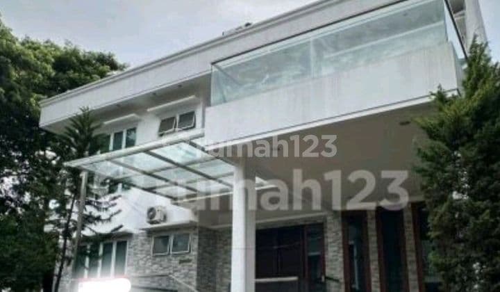 Rumah Cantik Area Luas Posisi Hoek Siap Huni di The Green Bsd