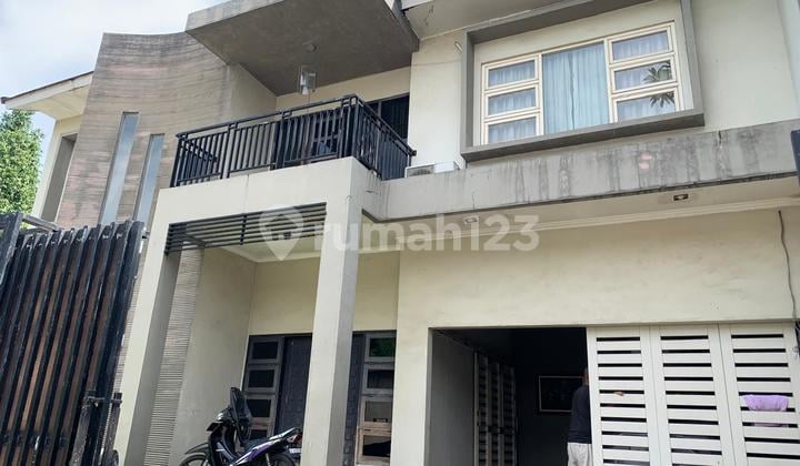Rumah Cantik di Villa Serpong 2 Lantai Semi Furnish Siap Huni