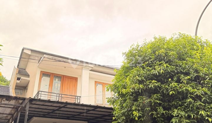 Rumah Cantik di Bsd Nusaloka 2 Lantai Semi Furnish Siap Huni