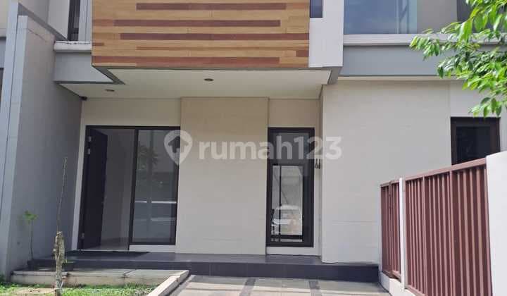 Rumah di BSD City Bangunan 2 Lantai Semi Furnish Bebas Banjir