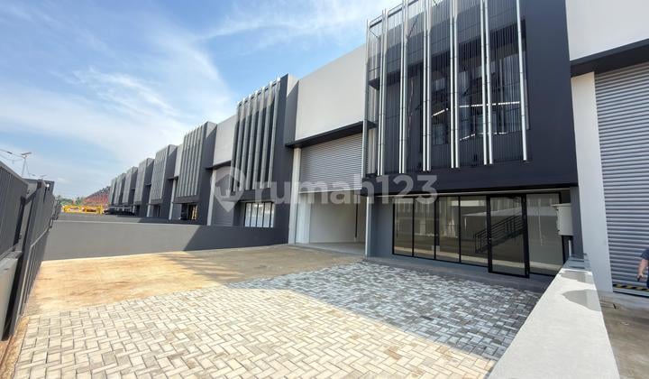 New Warehouse in Tangerang Beautiful Building Good Location Flood-Free