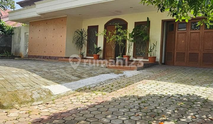 Rumah Siap Huni Area Elite Kemang Jakarta Selatan