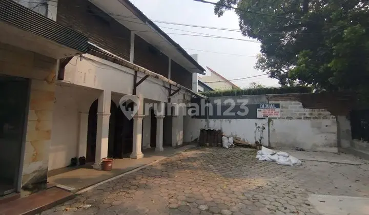 Rumah Hitung Tanah Area Bisnis Strategis Kebayoran Baru Jakarta