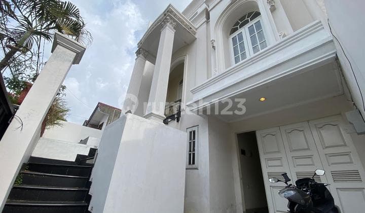 Rumah Bagus Nyaman Dekat P I M Pondok Indah Jakarta Selatan
