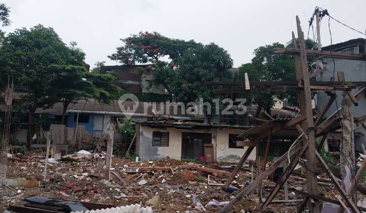 Land 563M2 SHM Suitable for Boarding House in Kemang, South Jakarta