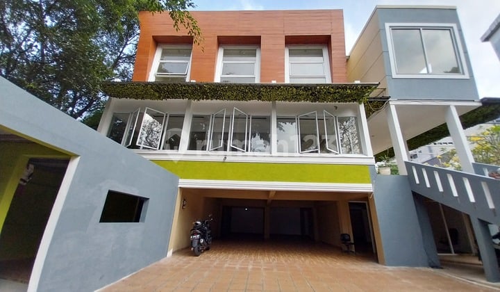 Rumah Bagus SHM di Pondok Indah