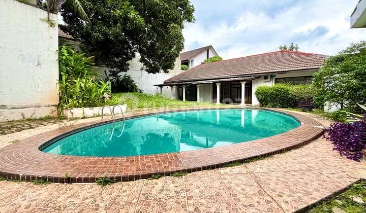 Rumah 1071 M2 SHM di Kemang Jakarta Selatan