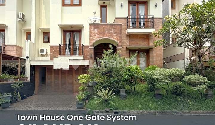 Rumah, 2 Lantai, SHM, di Cilandak,