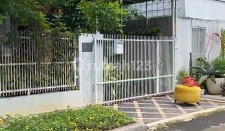 Rumah bagus 1 lantai di Griya Loka BSD
