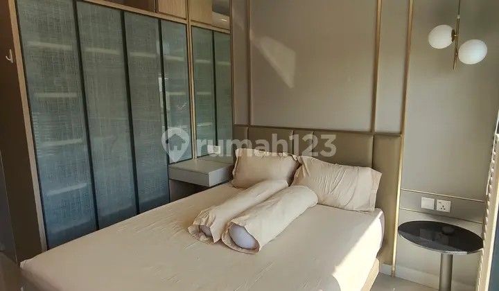 Dijual Rugi Apartemen Furnish Ciputra World, Tower Vertu