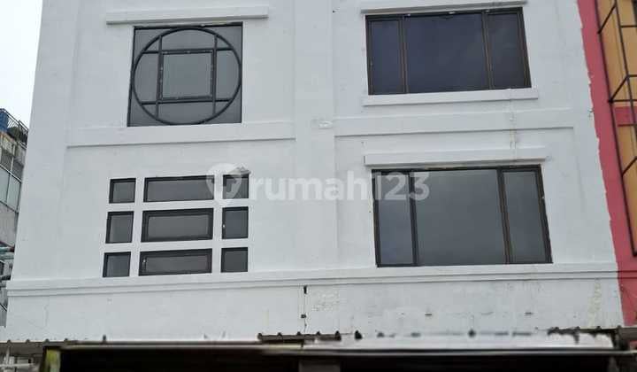 For Sale: 3 1/2-Story Row Shop (Corner) in Melati Mas Square